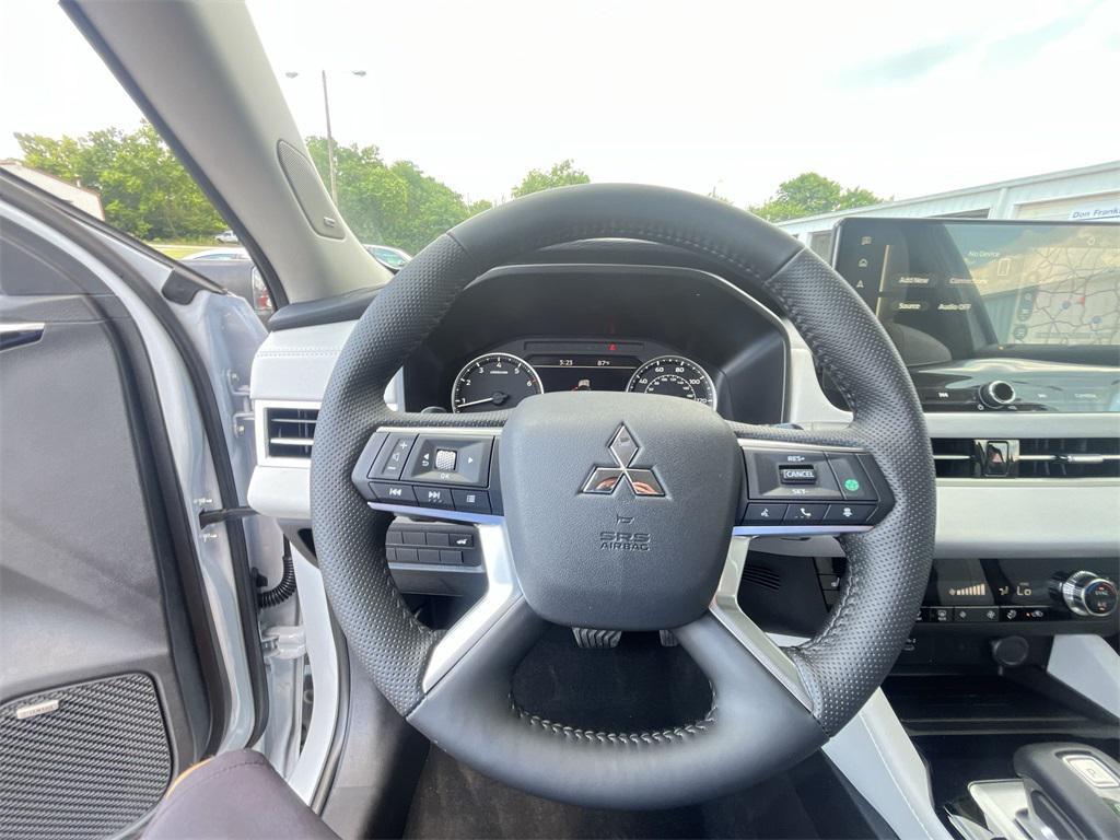 new 2025 Mitsubishi Outlander car, priced at $32,500