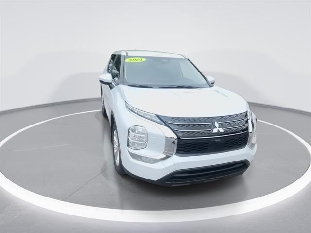 new 2024 Mitsubishi Outlander car, priced at $30,717