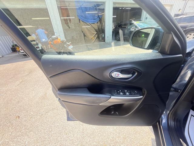 used 2020 Jeep Cherokee car, priced at $16,431