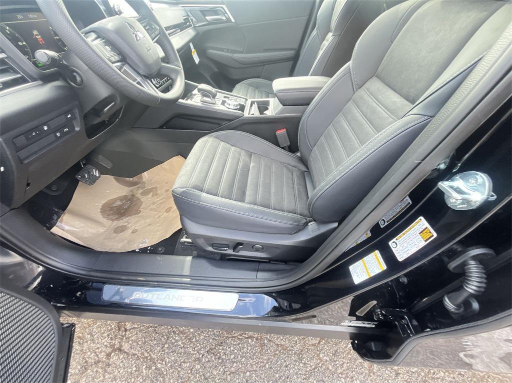 new 2025 Mitsubishi Outlander PHEV car, priced at $40,500