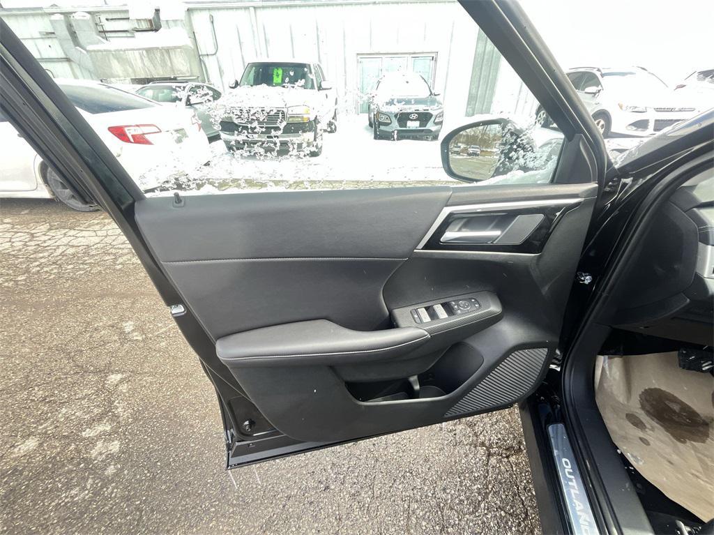 new 2025 Mitsubishi Outlander PHEV car, priced at $40,500