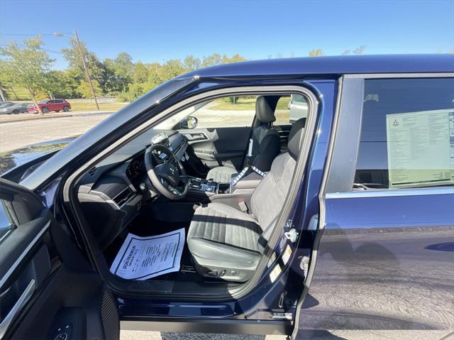 new 2024 Mitsubishi Outlander car, priced at $33,945