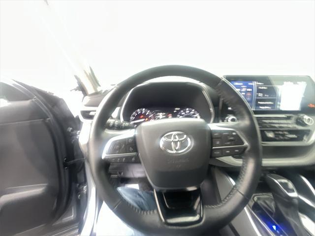 used 2021 Toyota Highlander car, priced at $35,110