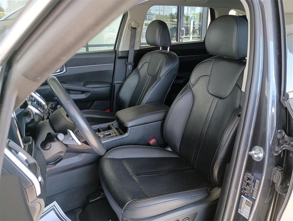 used 2021 Kia Sorento Hybrid car, priced at $25,777