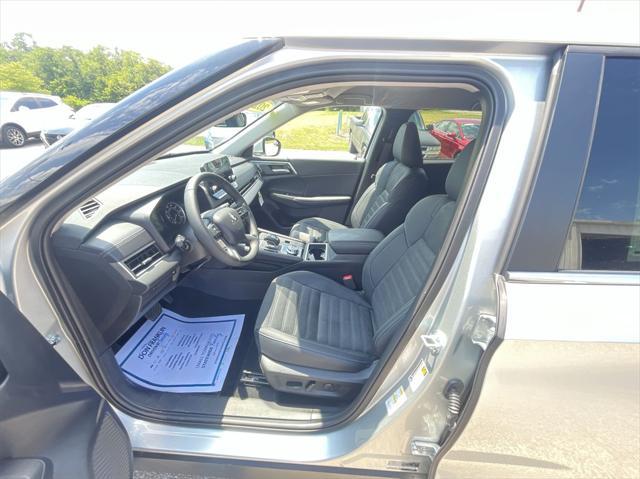 new 2024 Mitsubishi Outlander car, priced at $29,967