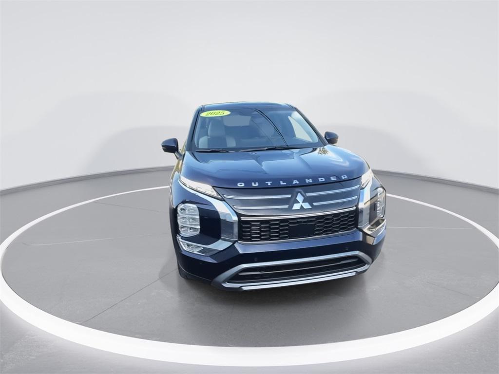 new 2025 Mitsubishi Outlander car, priced at $31,967