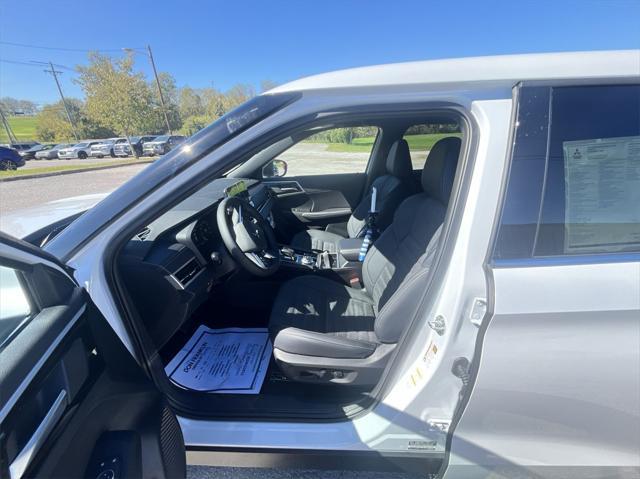 new 2024 Mitsubishi Outlander car, priced at $30,797