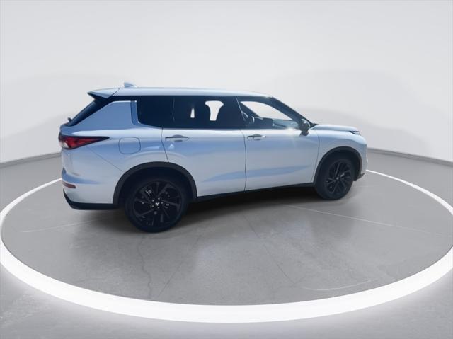 new 2024 Mitsubishi Outlander car, priced at $30,797