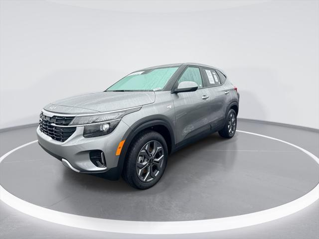 used 2025 Kia Seltos car, priced at $25,585