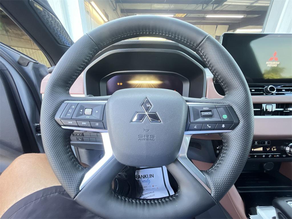 new 2025 Mitsubishi Outlander car, priced at $41,967