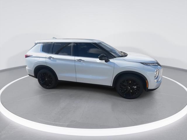 new 2024 Mitsubishi Outlander car, priced at $33,567