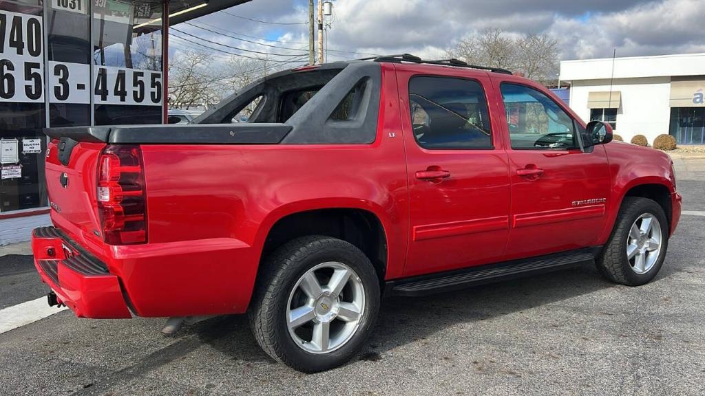 used 2011 Chevrolet Avalanche car, priced at $11,900