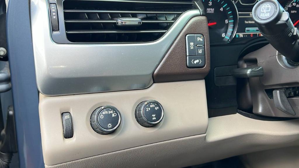 used 2015 Chevrolet Suburban car, priced at $13,900