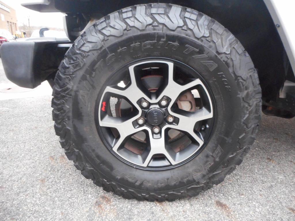 used 2012 Jeep Wrangler Unlimited car, priced at $14,900