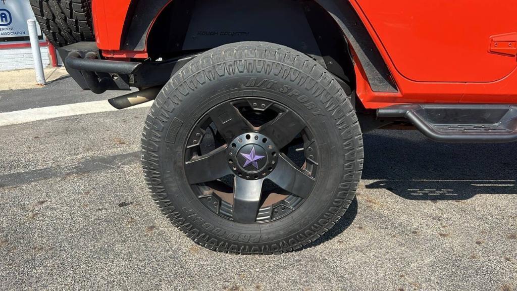 used 2015 Jeep Wrangler Unlimited car, priced at $18,900