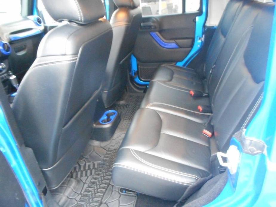 used 2015 Jeep Wrangler Unlimited car, priced at $19,900