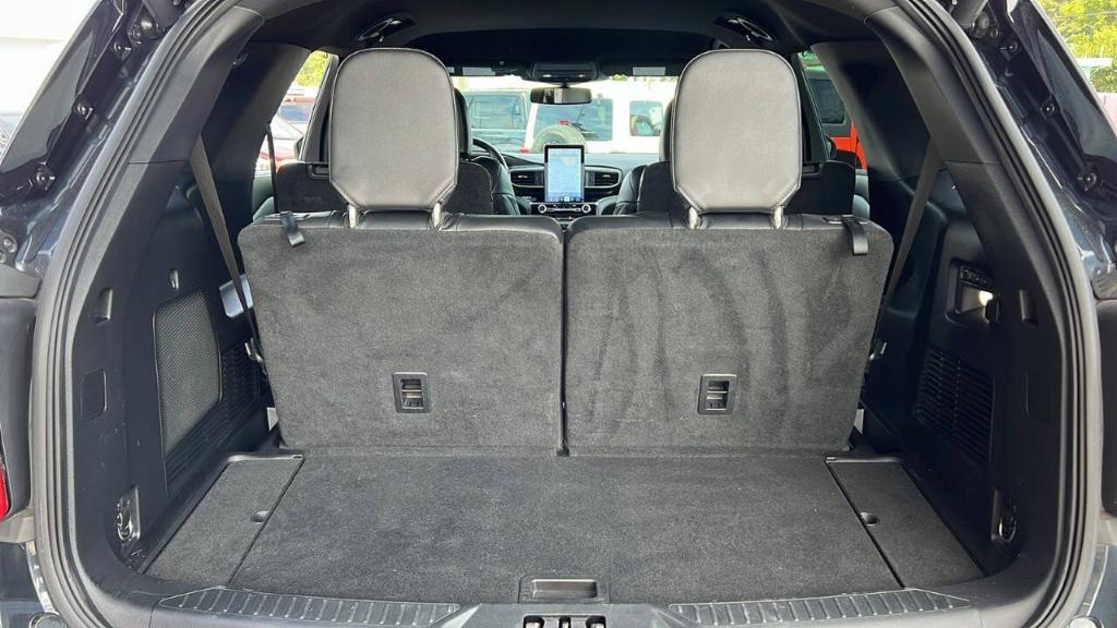 used 2022 Ford Explorer car, priced at $39,900