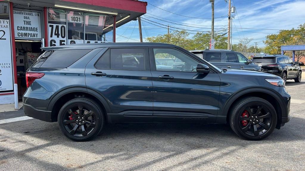 used 2022 Ford Explorer car, priced at $39,900