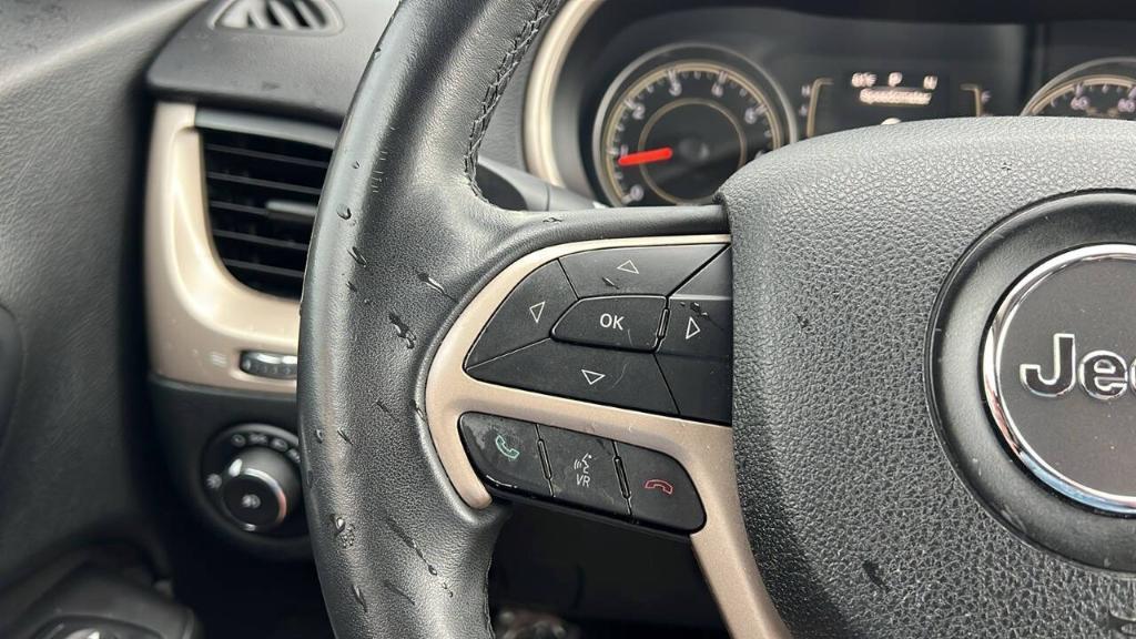 used 2015 Jeep Cherokee car, priced at $12,900
