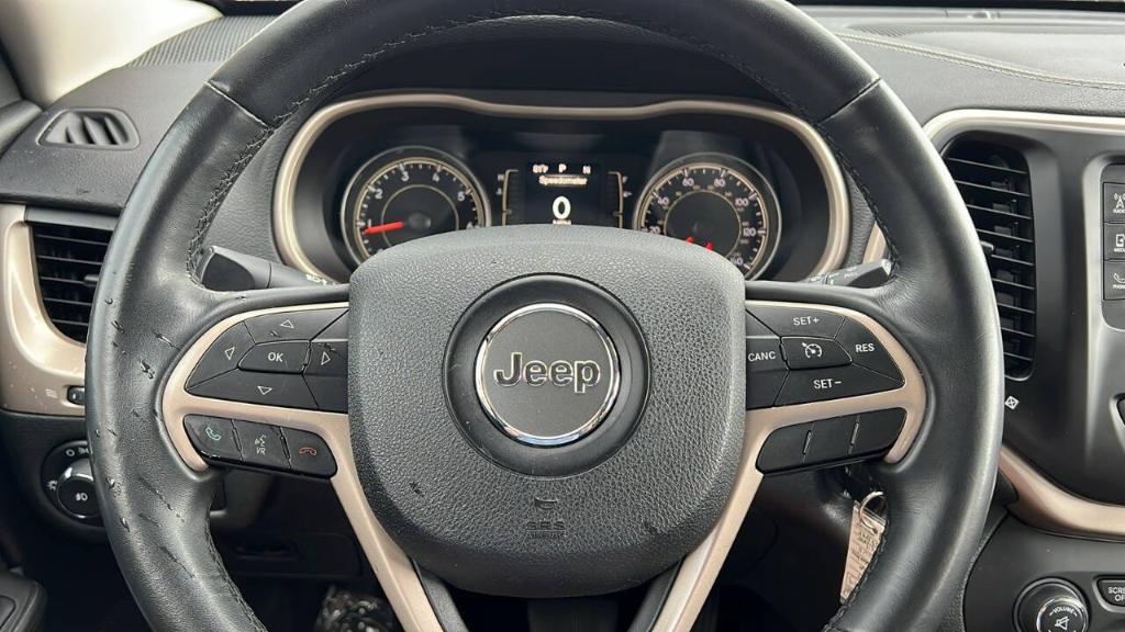 used 2015 Jeep Cherokee car, priced at $12,900