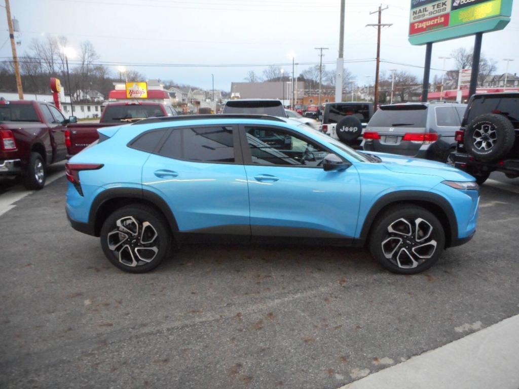 used 2025 Chevrolet Trax car, priced at $23,900