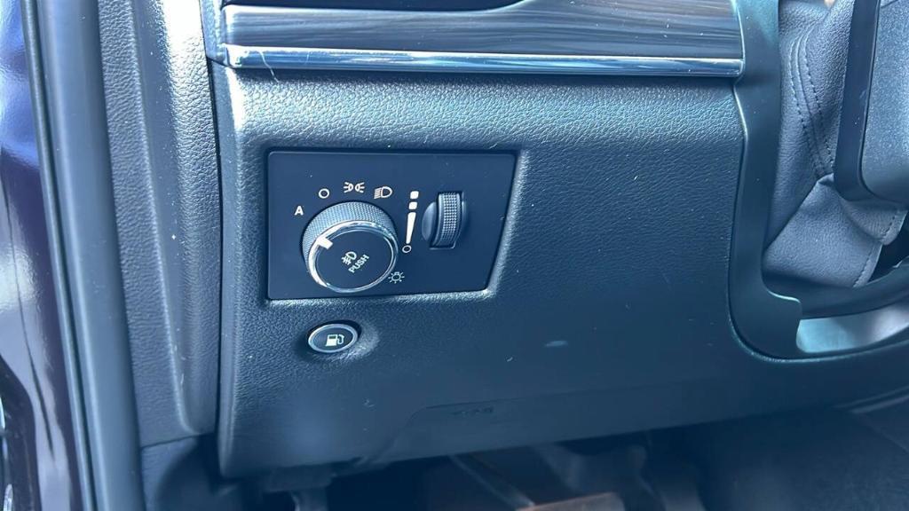 used 2021 Jeep Grand Cherokee car, priced at $28,900