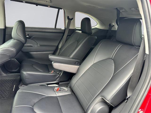 used 2023 Toyota Highlander car, priced at $41,698