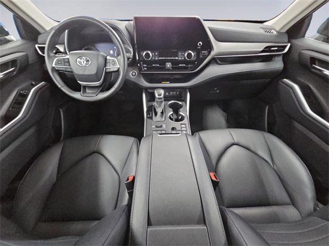 used 2024 Toyota Highlander car, priced at $40,988