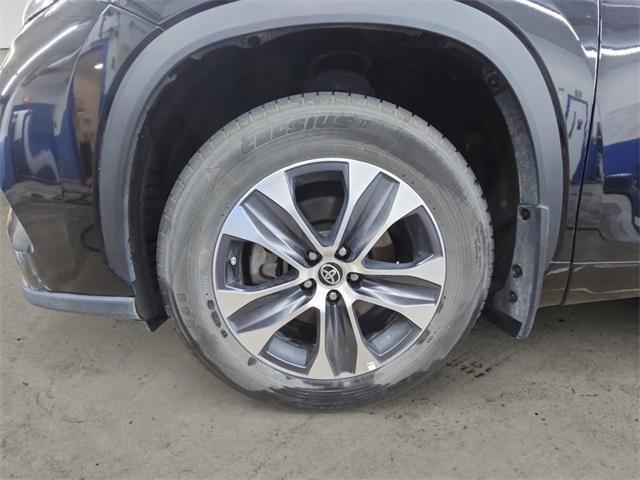 used 2024 Toyota Highlander car, priced at $40,988