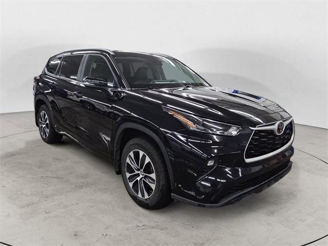 used 2024 Toyota Highlander car, priced at $40,988