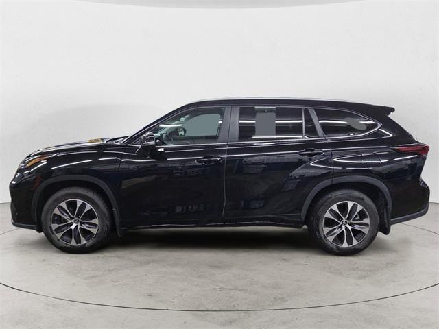 used 2024 Toyota Highlander car, priced at $40,988