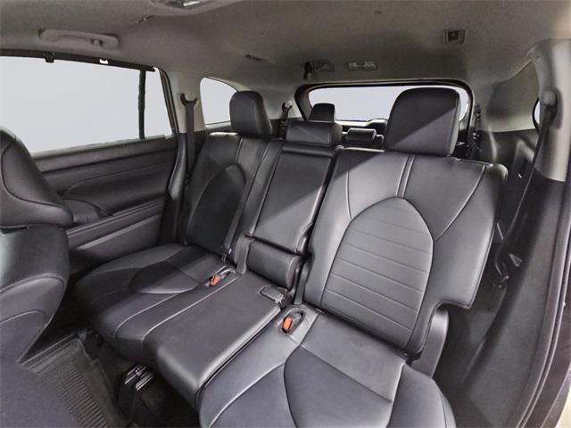 used 2024 Toyota Highlander car, priced at $40,988