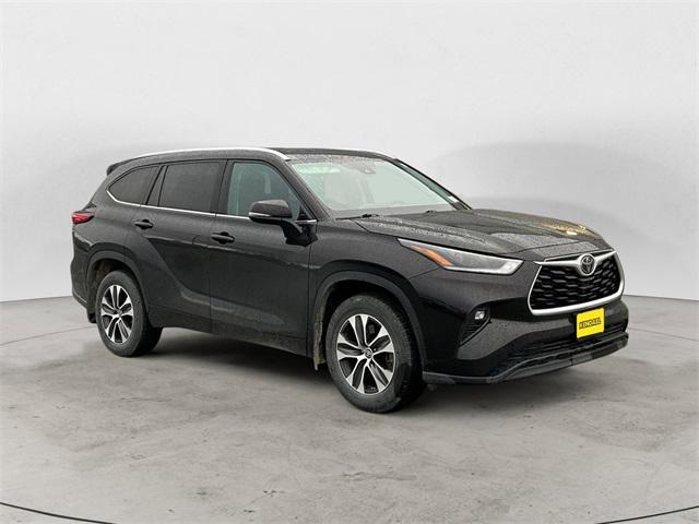 used 2021 Toyota Highlander car, priced at $31,988