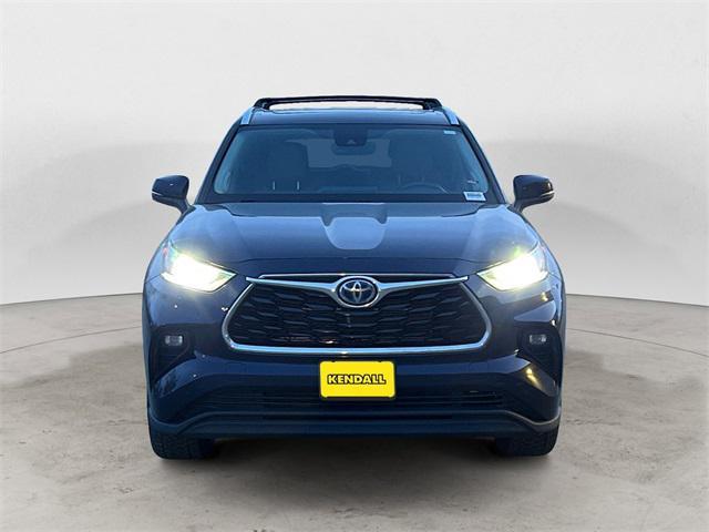used 2022 Toyota Highlander Hybrid car, priced at $43,988