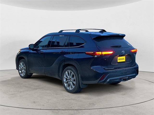 used 2022 Toyota Highlander Hybrid car, priced at $43,988