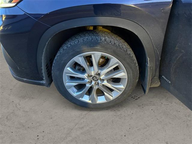 used 2022 Toyota Highlander Hybrid car, priced at $43,988
