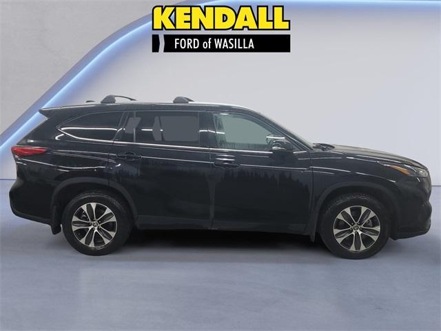 used 2022 Toyota Highlander car, priced at $39,856