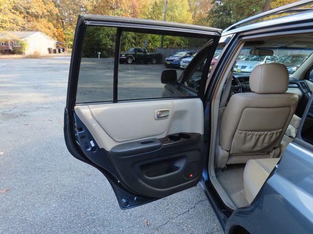 used 2003 Toyota Highlander car, priced at $3,499
