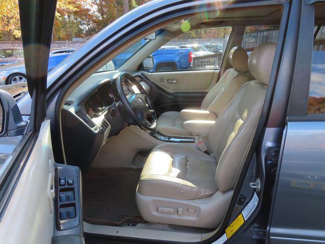used 2003 Toyota Highlander car, priced at $3,499