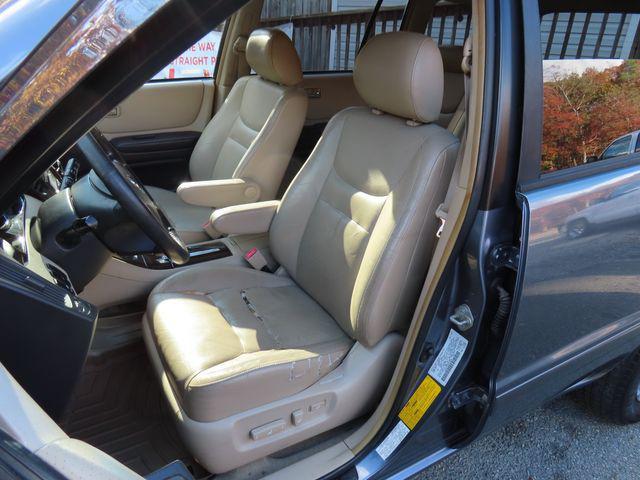 used 2003 Toyota Highlander car, priced at $3,499