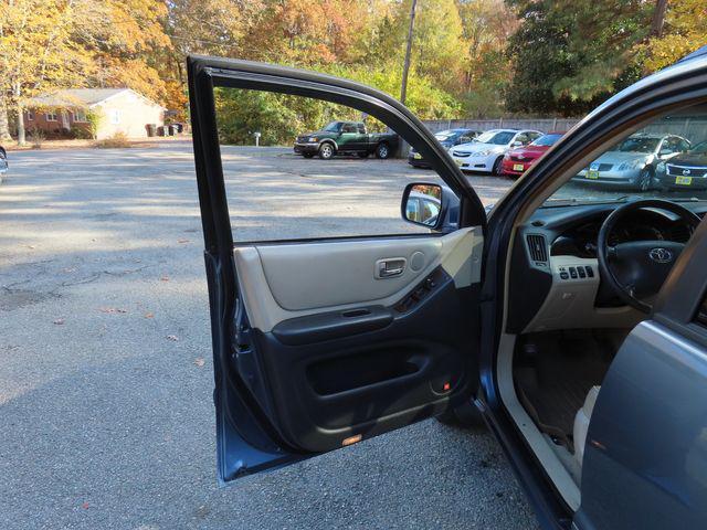 used 2003 Toyota Highlander car, priced at $3,499
