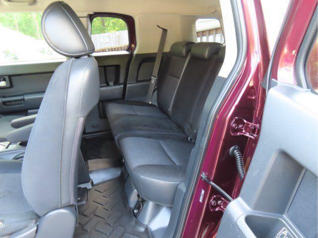 used 2007 Toyota FJ Cruiser car, priced at $10,999