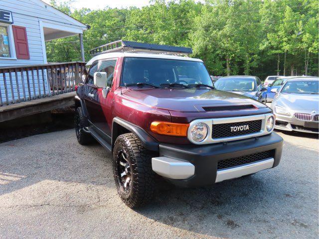 used 2007 Toyota FJ Cruiser car, priced at $10,999