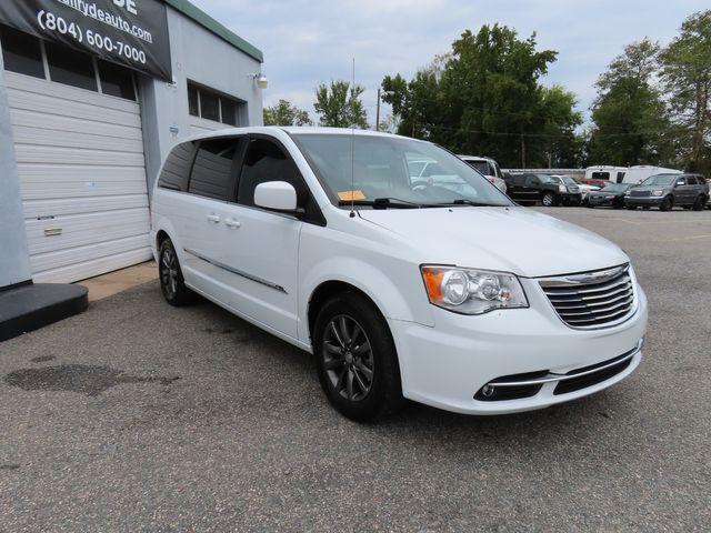 used 2015 Chrysler Town & Country car, priced at $5,999