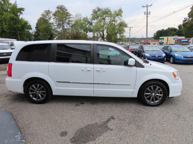 used 2015 Chrysler Town & Country car, priced at $5,999