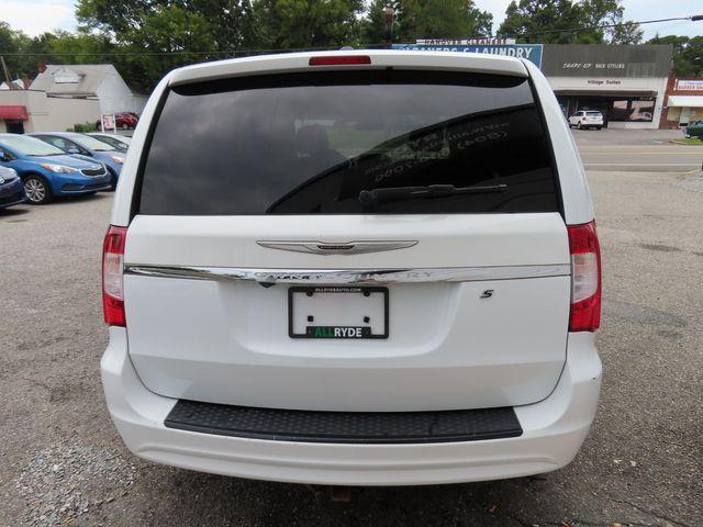 used 2015 Chrysler Town & Country car, priced at $5,999