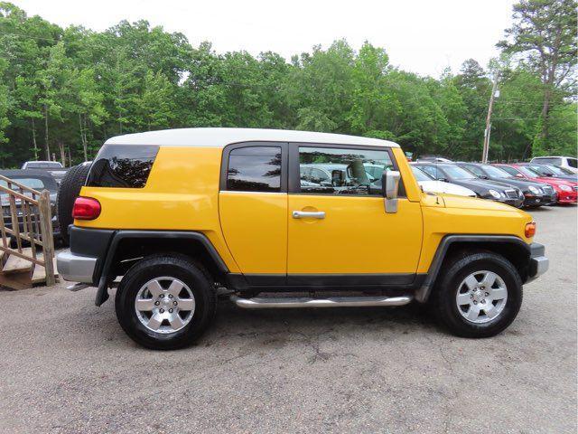 used 2007 Toyota FJ Cruiser car, priced at $10,999