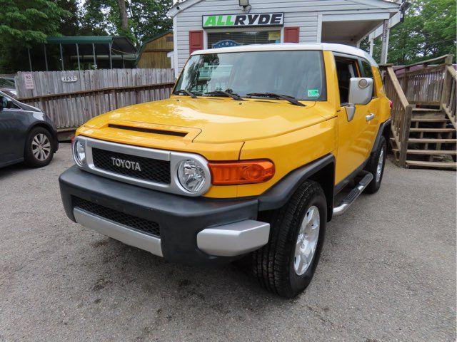 used 2007 Toyota FJ Cruiser car, priced at $10,999