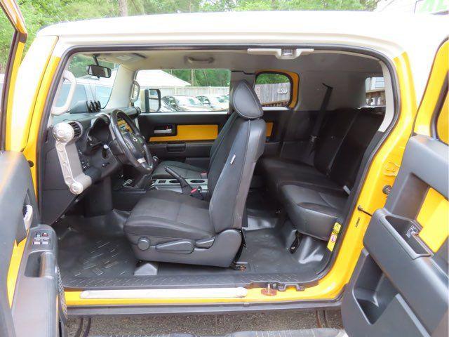 used 2007 Toyota FJ Cruiser car, priced at $10,999