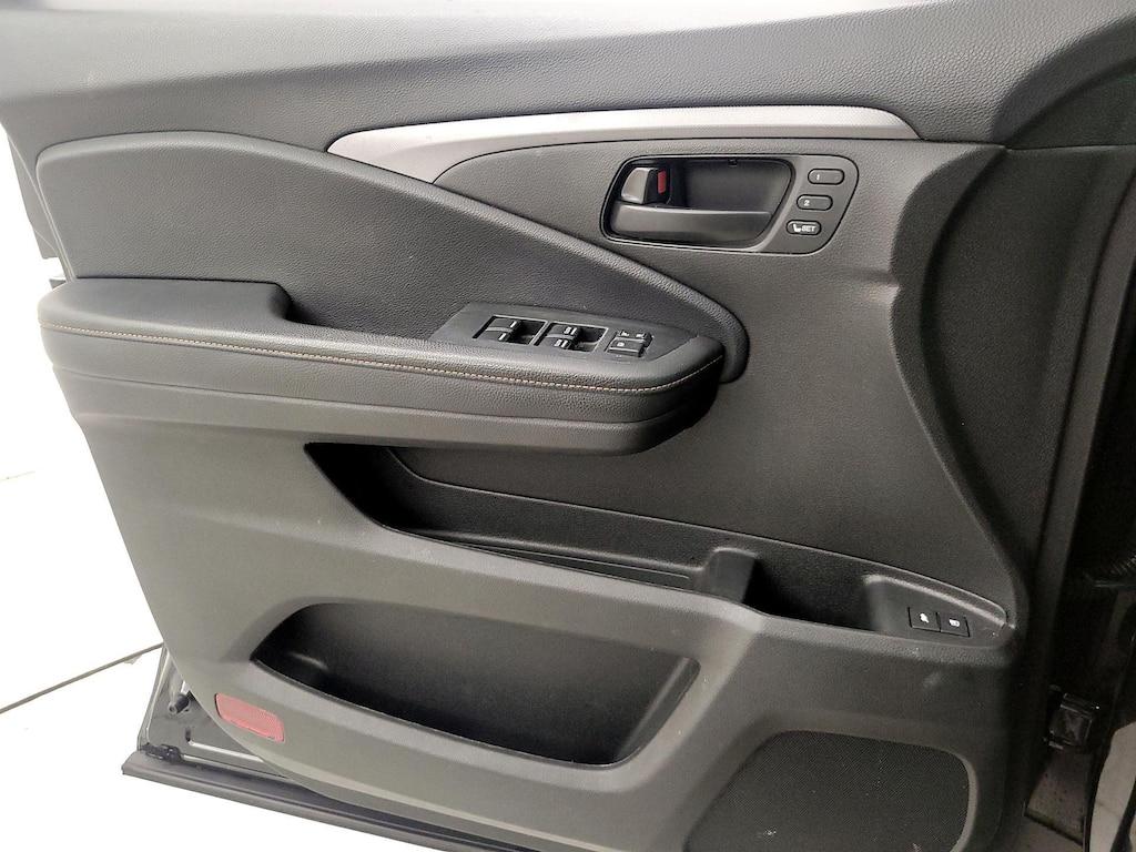 used 2022 Honda Pilot car, priced at $32,998